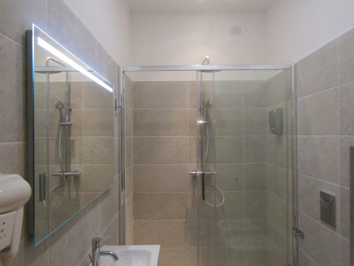 Hotel Tourist Point La Spezia Zewnętrze zdjęcie